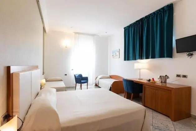 Deluxe Üç Kişilik Oda