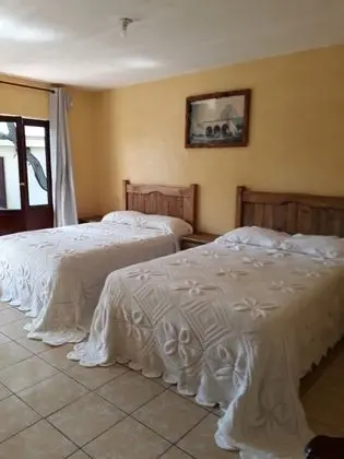 Tek Büyük Yataklı Oda, 2 Çift Kişilik Yatak