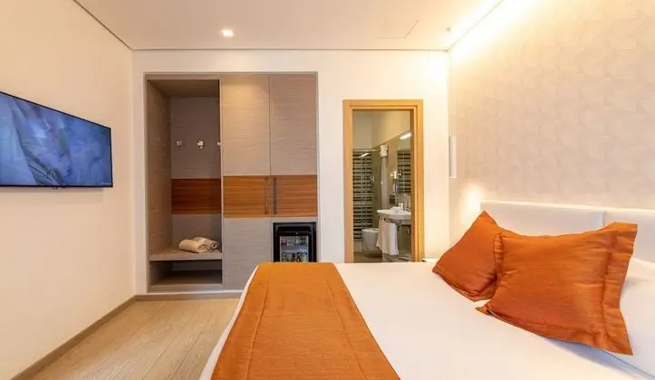 Standard Tek Büyük Yataklı Oda (Beach access included)