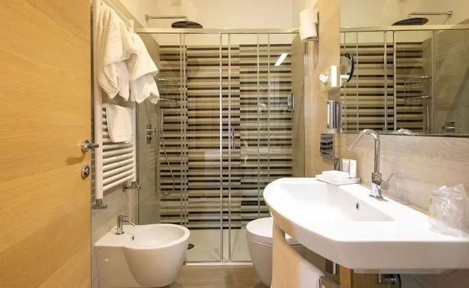 Standard Tek Büyük Yataklı Oda (Beach access included)