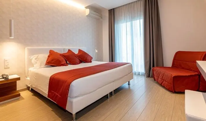 Standard Tek Büyük Yataklı Oda (Beach access included)