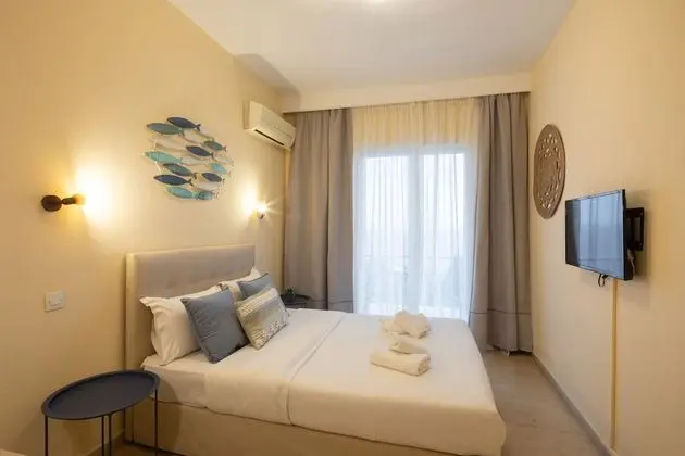 Tek Büyük veya İki Ayrı Yataklı Oda, Deniz Manzaralı