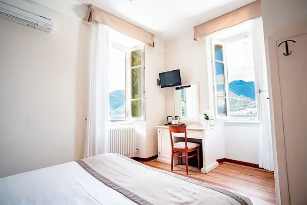 Tek Büyük Yataklı Oda, Balkon, Göl Manzaralı