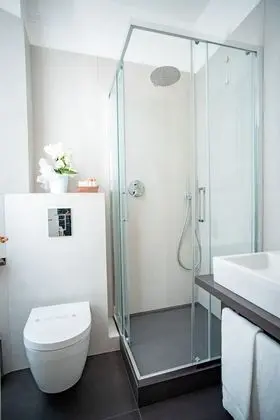 Tek Büyük Yataklı Oda, Balkon, Göl Manzaralı