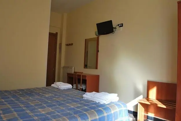 Üç Kişilik Oda