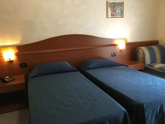 İki Ayrı Yataklı Oda, 2 Tek Kişilik Yatak