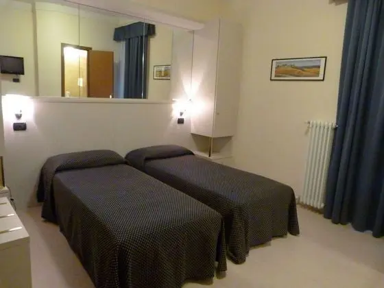 İki Ayrı Yataklı Oda, 2 Tek Kişilik Yatak