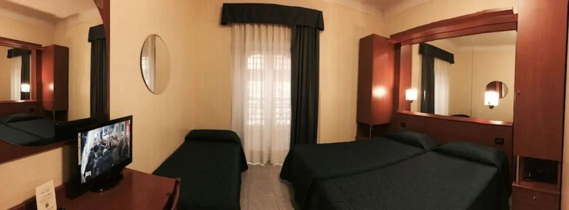 Üç Kişilik Oda
