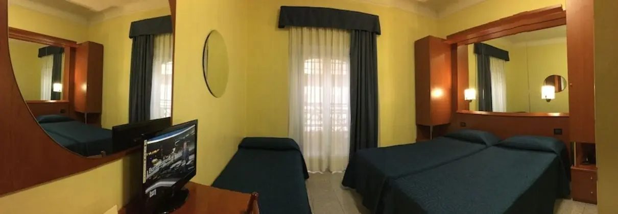 Üç Kişilik Oda