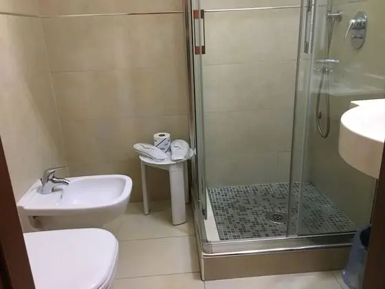 Üç Kişilik Oda