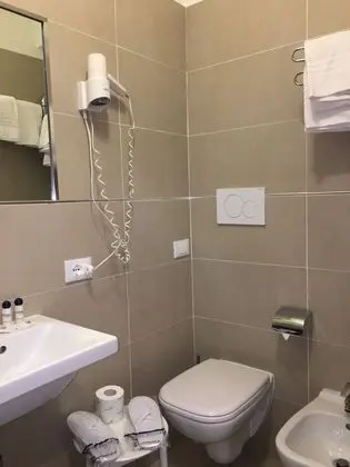 Üç Kişilik Oda