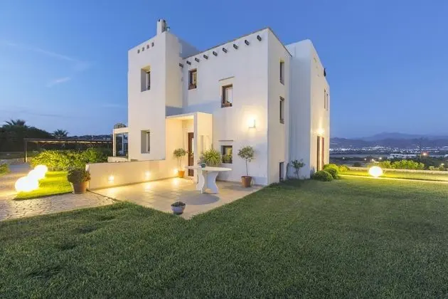 Villa, Birden Çok Yatak Odası, Havuz Manzaralı