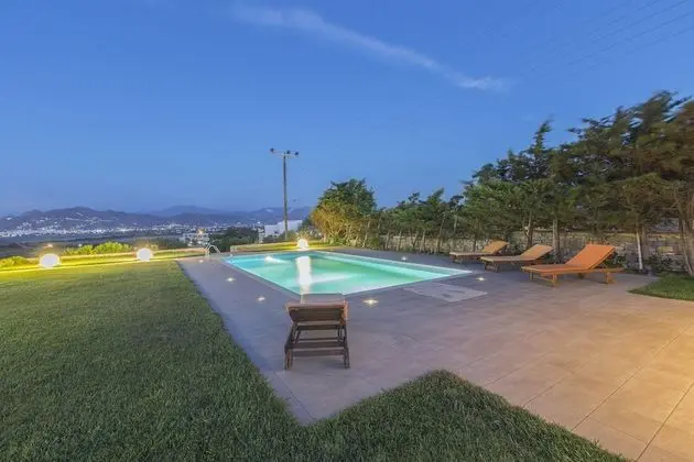 Villa, Birden Çok Yatak Odası, Havuz Manzaralı