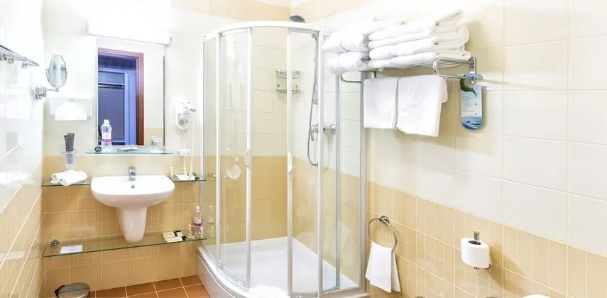Premier Tek Büyük Yataklı Oda
