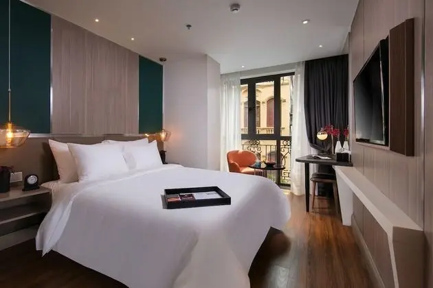 Luxury Oda (City View Window)