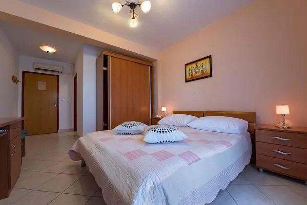 Tek Büyük veya İki Ayrı Yataklı Oda, Balkon