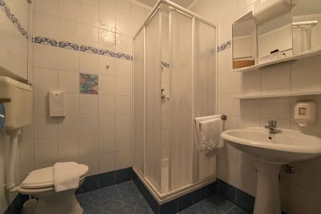 Tek Büyük veya İki Ayrı Yataklı Oda, Balkon