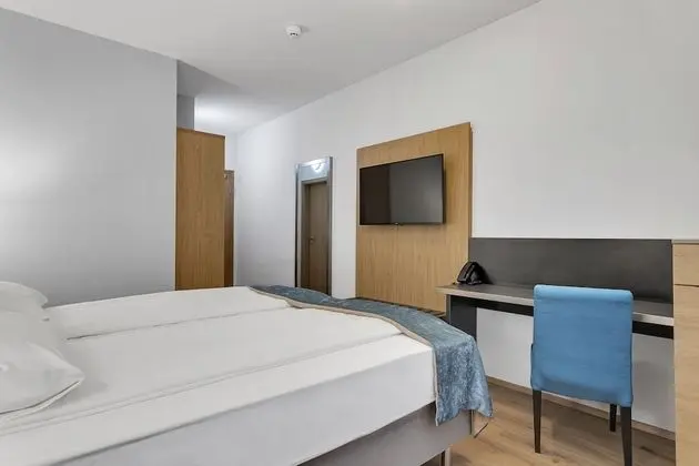 Standard Tek Büyük veya İki Ayrı Yataklı Oda