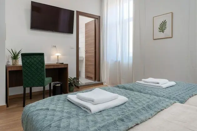 Grand Tek Büyük veya İki Ayrı Yataklı Oda