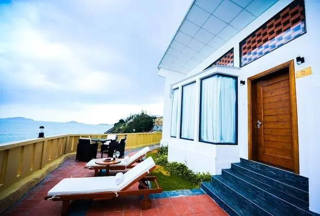 Villa (Private Bay)