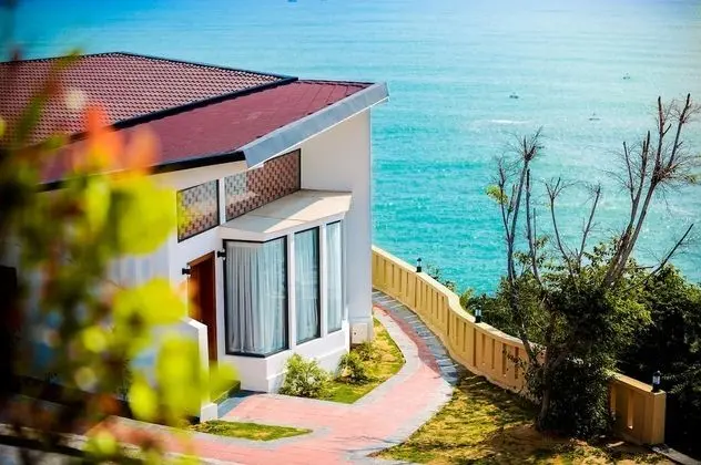 Villa (Private Bay)