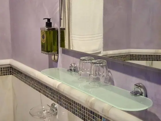 Tek Büyük veya İki Ayrı Yataklı Oda (with extra bed)