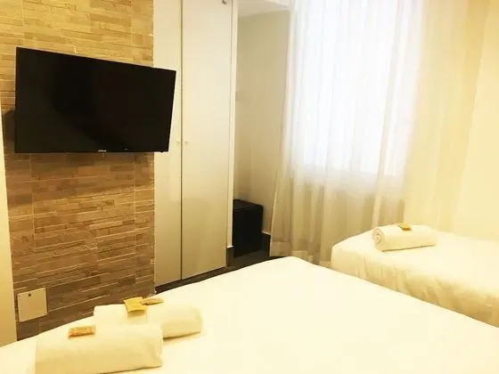 Üç Kişilik Oda