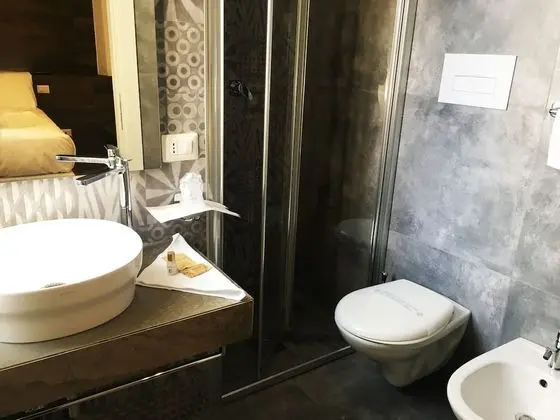 Üç Kişilik Oda