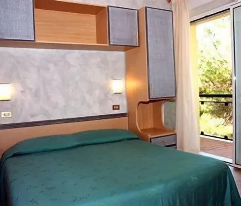 Tek Büyük Yataklı Oda (Beach access included)