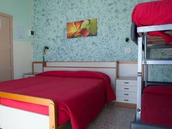 Standard Dört Kişilik Oda