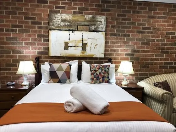 Standard Oda, Sigara İçilmez (Motel Queen Room)