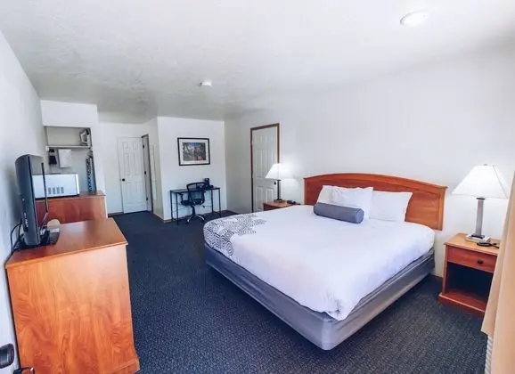 Standard Room, 1 King Bed