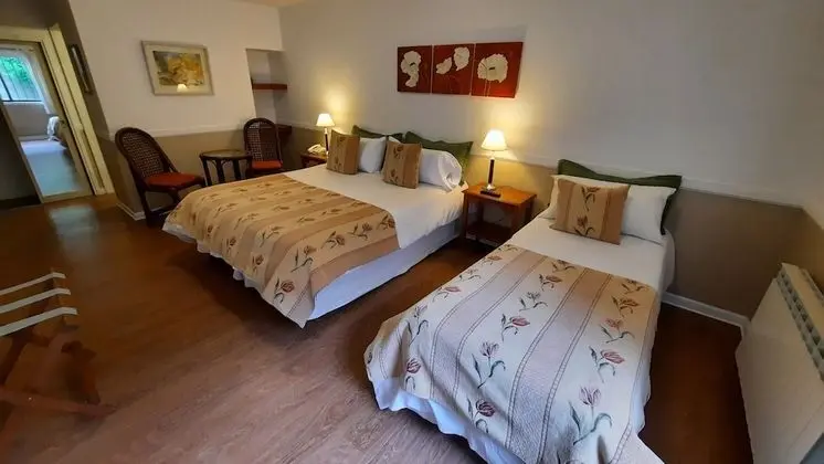 Üç Kişilik Oda