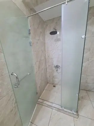 Üç Kişilik Oda (shared bathroom )