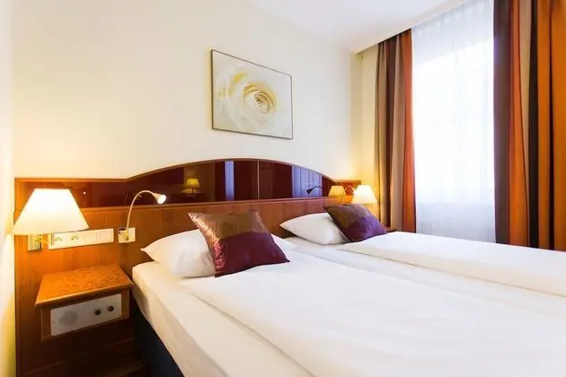Premium Üç Kişilik Oda, Avlu Manzaralı