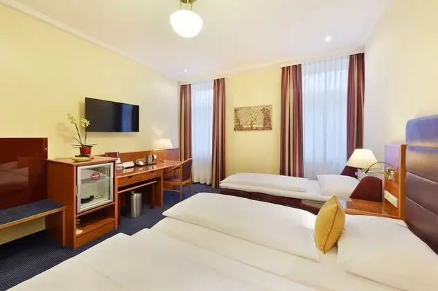 Standard Üç Kişilik Oda, Şehir Manzaralı