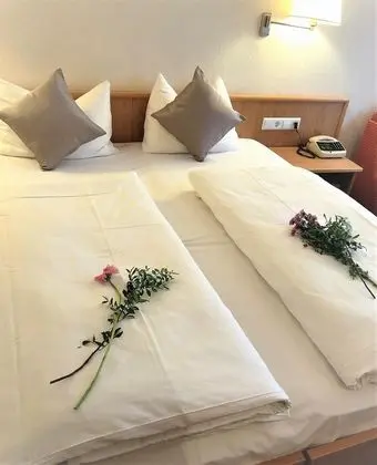 Üç Kişilik Oda