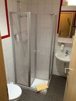 Büyük Yataklı Tek Kişilik Oda