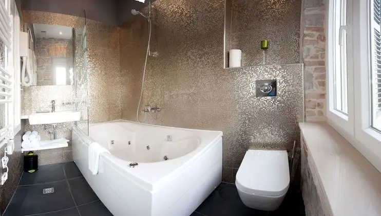 Deluxe Double or Twin Room, Jetted Tub (Annex)