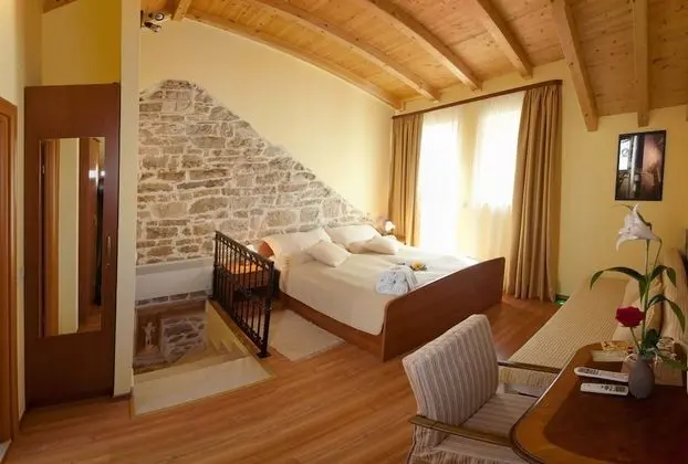 Romantic Tek Büyük Yataklı Oda