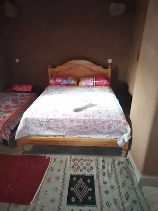 Tek Büyük veya İki Ayrı Yataklı Oda, Ortak Banyo