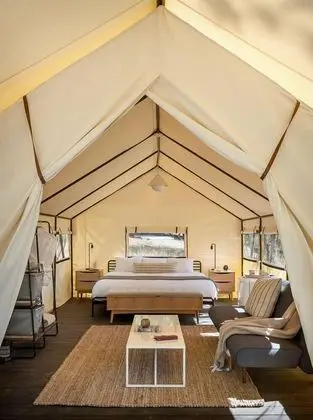 Luxury Oda