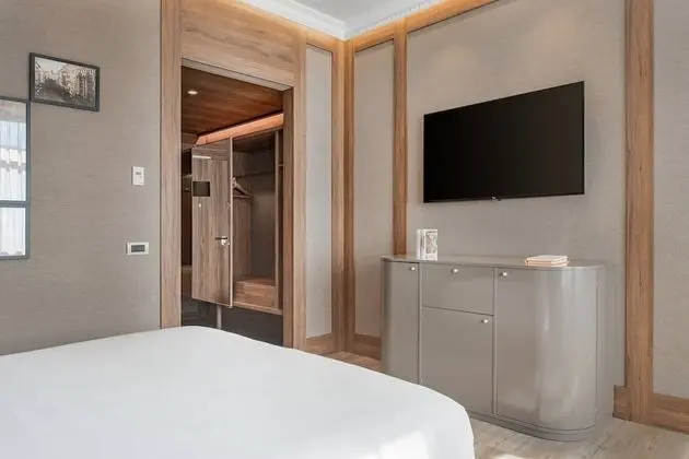 Deluxe Oda, 1 En Büyük (King) Boy Yatak