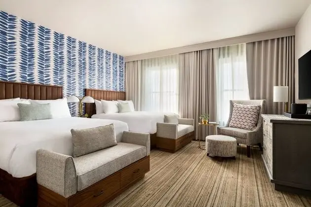 Oda, 2 Büyük (Queen) Boy Yatak