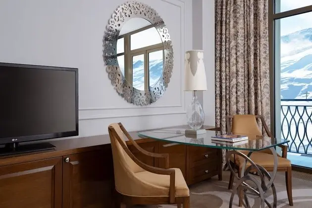 Deluxe Oda, Sigara İçilebilir, Dağ Manzaralı