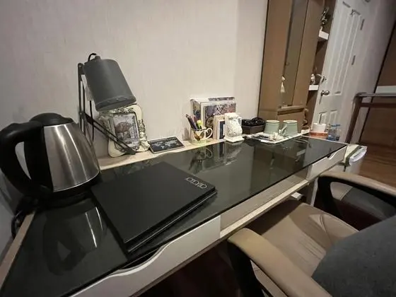 Basic Oda, 1 En Büyük (King) Boy Yatak, Şehir Manzaralı