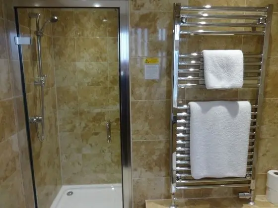 Deluxe Tek Büyük Yataklı Oda, Banyolu/Duşlu