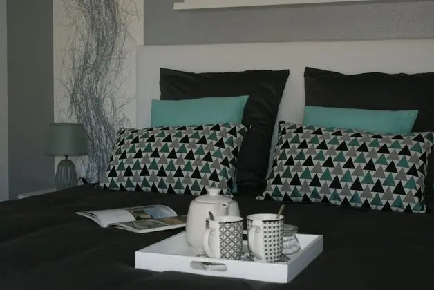 Tek Büyük Yataklı Oda, Havuz Manzaralı (Ti Bihan)