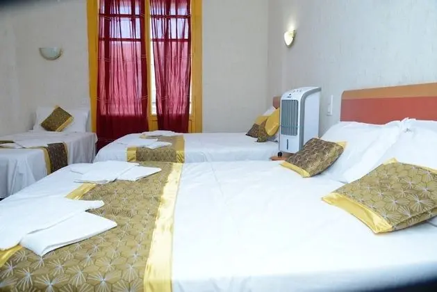 Büyük Yataklı Tek Kişilik Oda