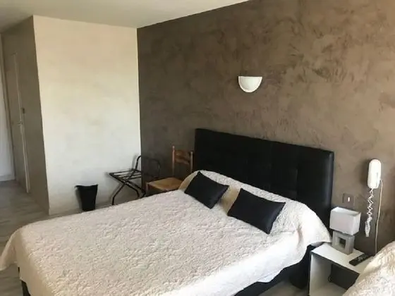 Classic Tek Büyük Yataklı Oda